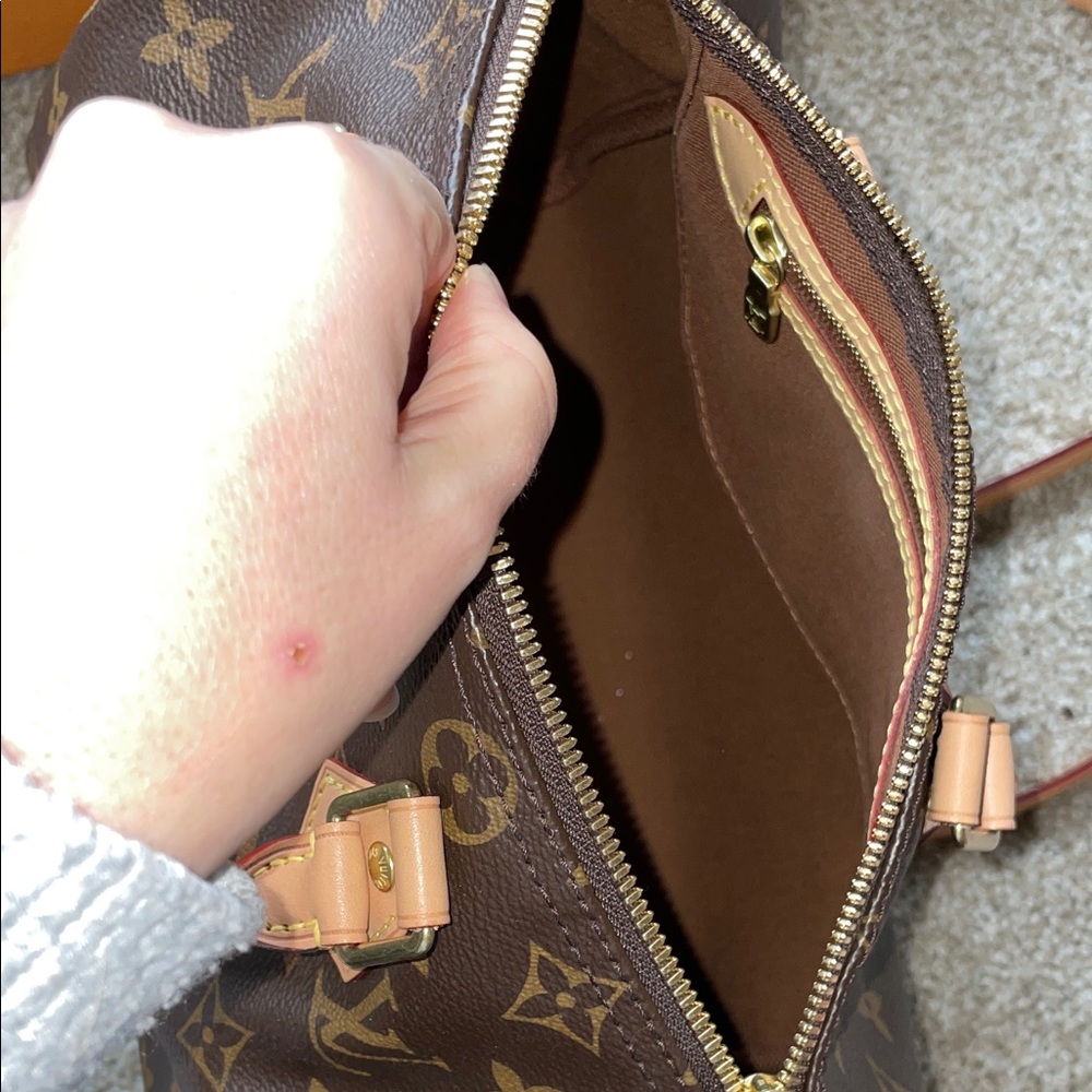 Louis Vuitton Monogram Canvas Speedy 25 Bandoulière with Natural Vachetta Trim - Picture 9 of 15